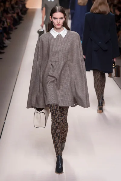 Look 23